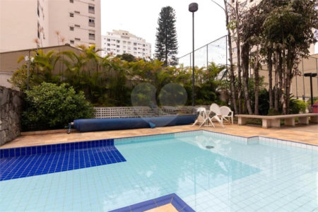 Apartamento à venda com 3 quartos, sendo 2 suítes, em Moema, São Paulo, SP