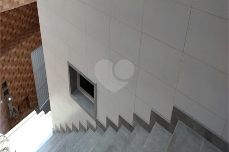Sobrado à venda com 3 quartos, sendo 2 suítes, em Vila Paulicéia, São Paulo, SP