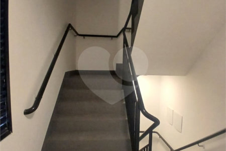 Casa à venda com 1 quarto no condomínio Sintra, São Paulo - SP