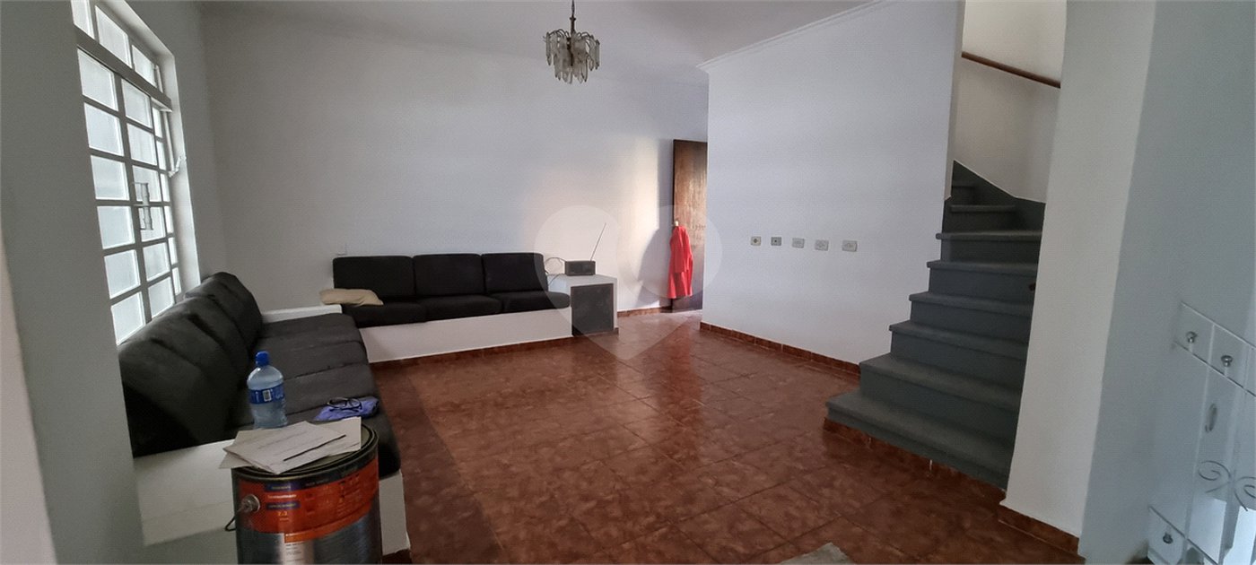 Casa à venda com 3 quartos, sendo 1 suíte,  em Jardim Rosa Maria, São Paulo, SP
