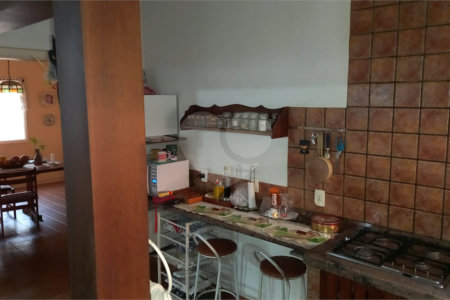 Casa à venda ou para alugar com 4 quartos, sendo 1 suíte, no Centro, Vinhedo, SP