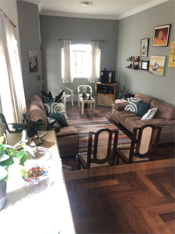 Casa à venda com 4 quartos, sendo 2 suítes,  no condomínio Altos da Serra 1, São José dos Campos - SP