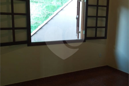 Casa à venda com 3 quartos, sendo 1 suíte, no condomínio Marf Ii, Bom Jesus dos Perdões - SP