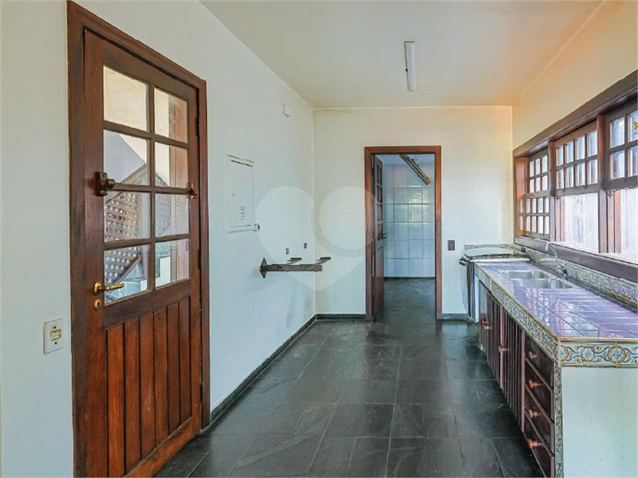 Sobrado à venda com 3 quartos, sendo 1 suíte,  em Jardim Leonor, São Paulo, SP