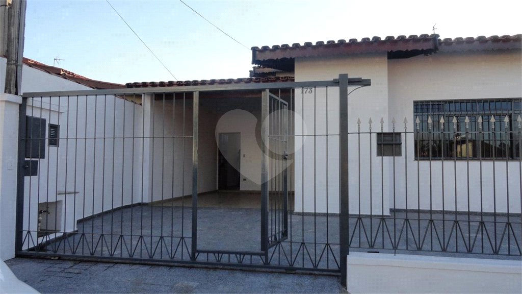 Casa à venda com 4 quartos, sendo 1 suíte, em Loteamento Loanda, Atibaia, SP
