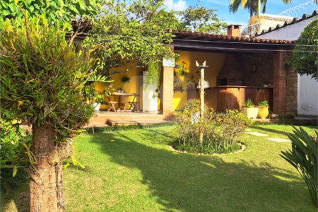 Casa Térrea à venda com 3 quartos, sendo 2 suítes,  em Vila Oliveira, Mogi das Cruzes, SP