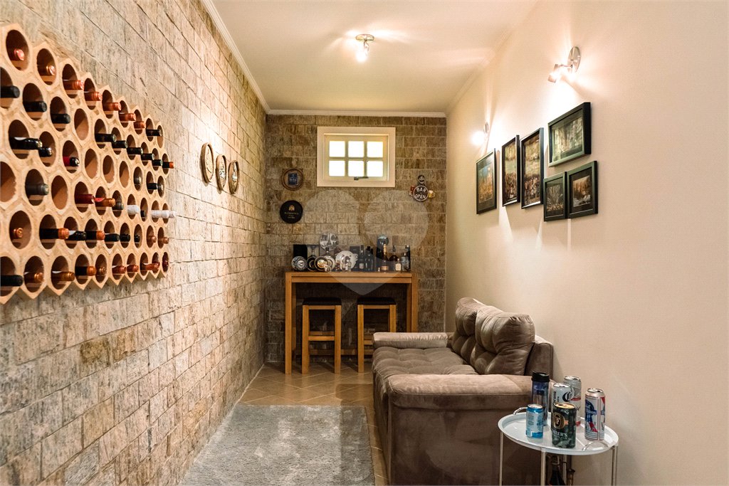 Casa à venda com 5 quartos, sendo 4 suítes, no condomínio Flamboyant, Atibaia - SP