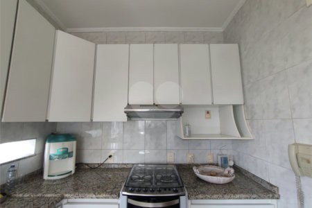 Apartamento para venda e locação na Aclimação de 108m² com 2 dormitórios e 2 banheiros, varanda