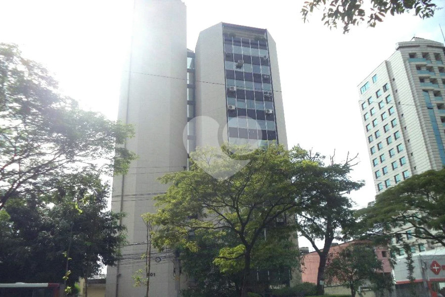 Sala comercial para locação e venda. 204m² AU