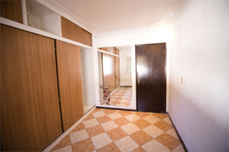 Casa com 4 Dormitórios e área de lazer com piscina