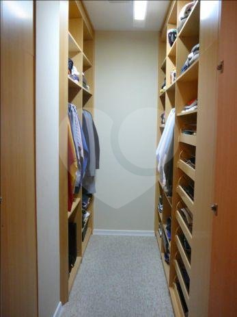 APARTAMENTO UM POR ANDAR!