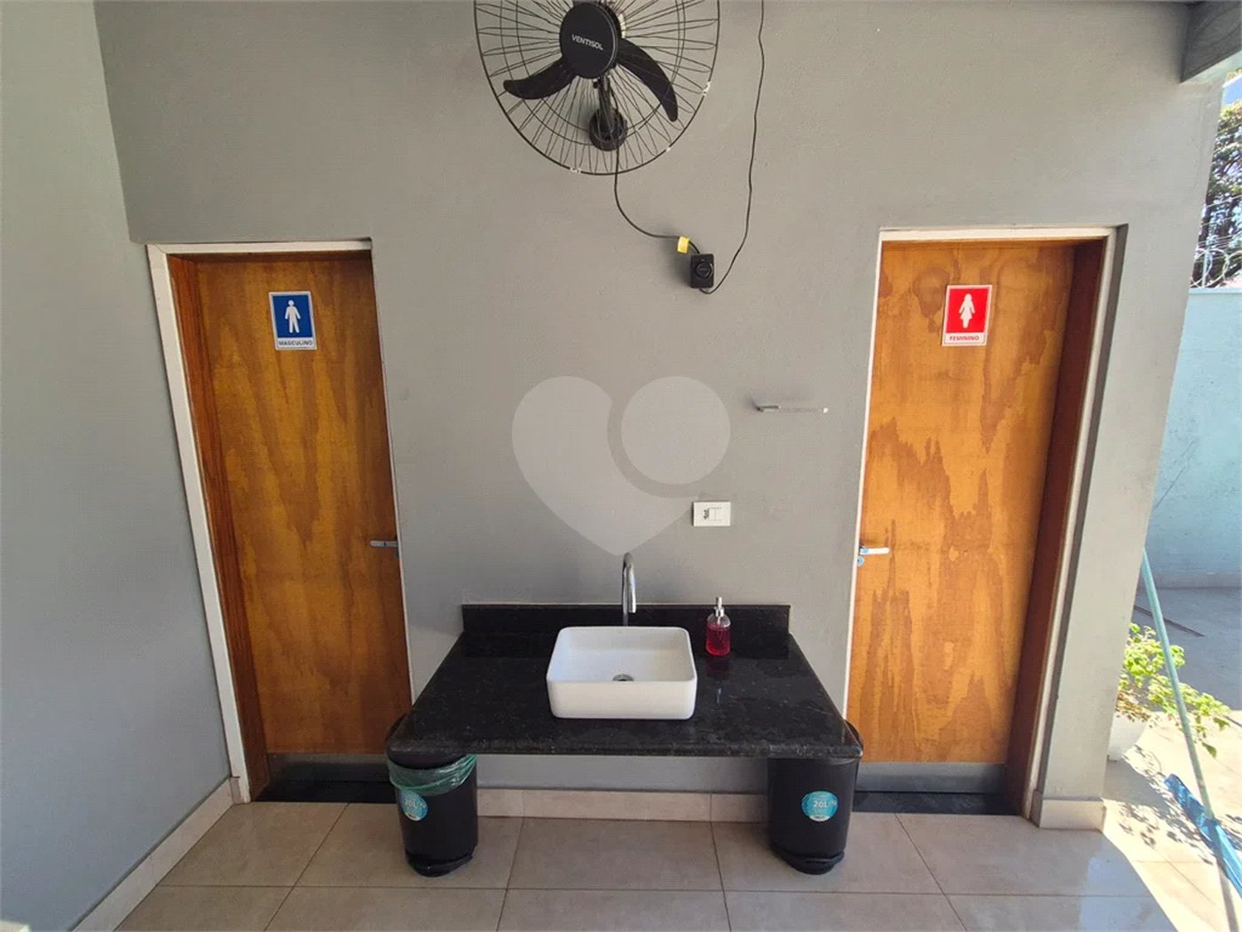 Dois imóveis em um terreno de 300 m² (12 x 25) - Com acesso independente