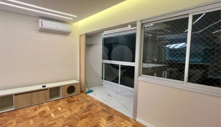 Apartamento à venda com 3 quartos, sendo 1 suíte,  em Alto da Boa Vista, São Paulo, SP