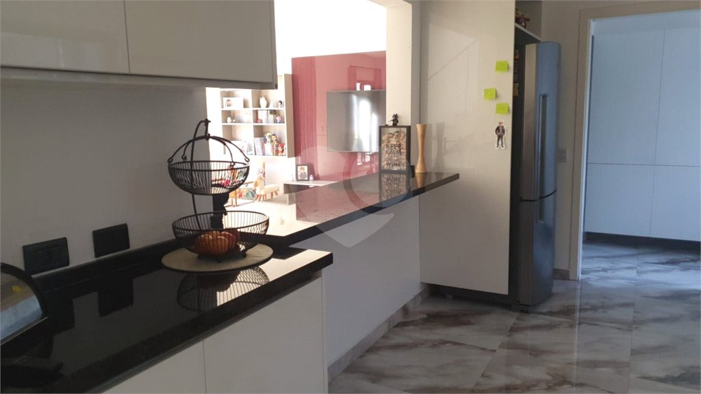 Casa à venda com 4 suítes no condomínio Vila Inglesa, Atibaia - SP
