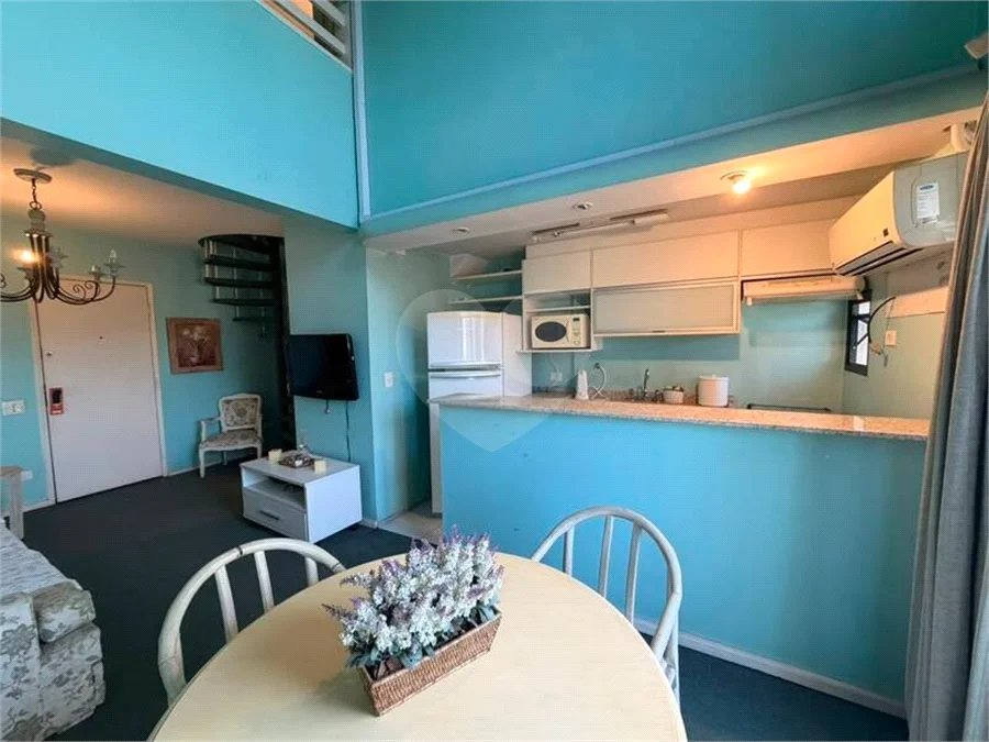 Apartamento com 1 dormitório com 1 vaga de garagem