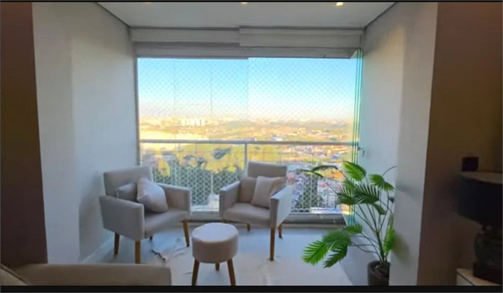 Apartamento à venda com 3 quartos, sendo 1 suíte, em Vila Pirajussara, São Paulo, SP