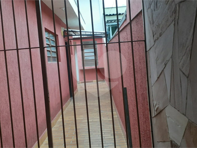 Casa à venda com 3 quartos, sendo 1 suíte,  em Parque Vitória, São Paulo, SP