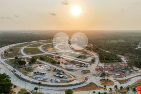 Terreno à venda no condomínio Golden Mundaí, Porto Seguro - BA