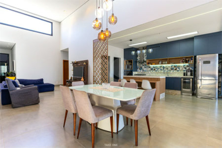 Casa à venda com 4 suítes no condomínio Residencial dos Lagos, Itupeva - SP