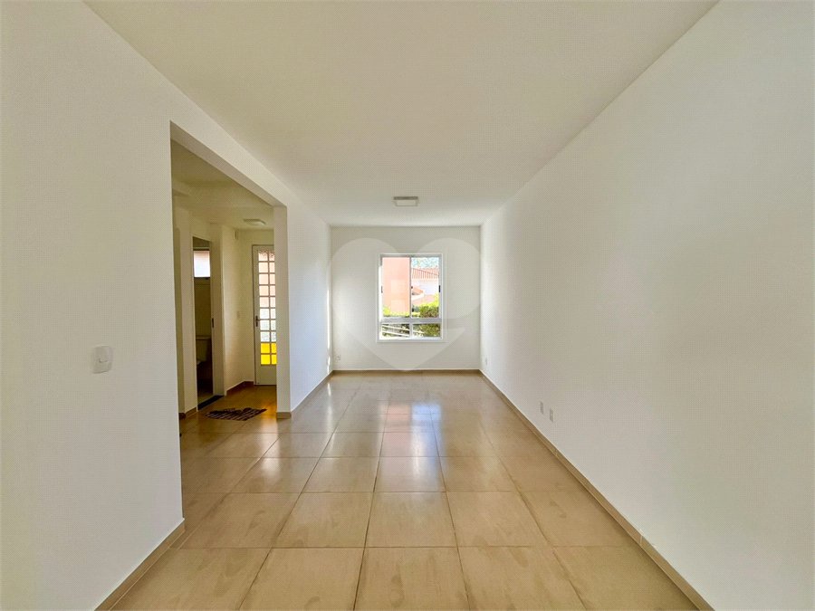 Casa à venda com 3 quartos no condomínio Residencial Villa Flora, Votorantim - SP