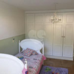 Casa à venda com 5 quartos, sendo 4 suítes, no condomínio Jardim Vitória Régia, São Paulo - SP