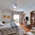 Casa à venda com 5 quartos, sendo 4 suítes, em Alto da Boa Vista, São Paulo, SP