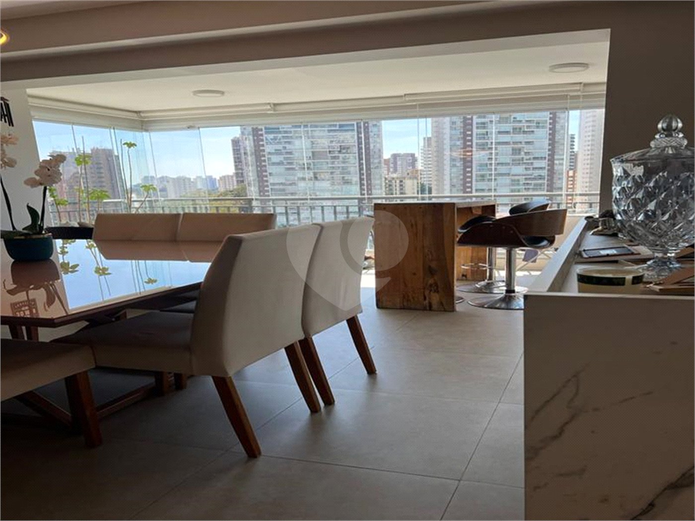 Apartamento à venda com 3 suítes em Jardim Caboré, São Paulo, SP