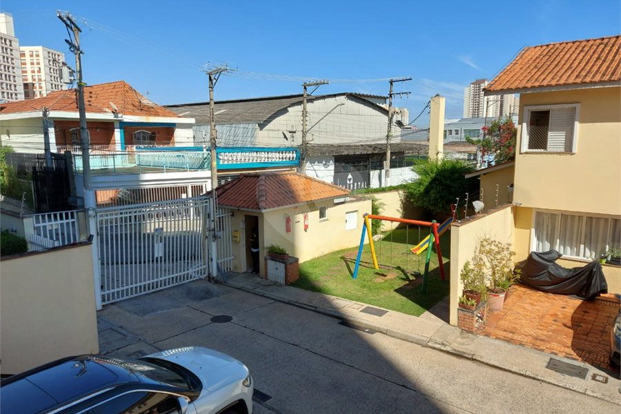 Casa à venda com 3 quartos, sendo 1 suíte, no condomínio Vila das Macieiras, São Paulo - SP
