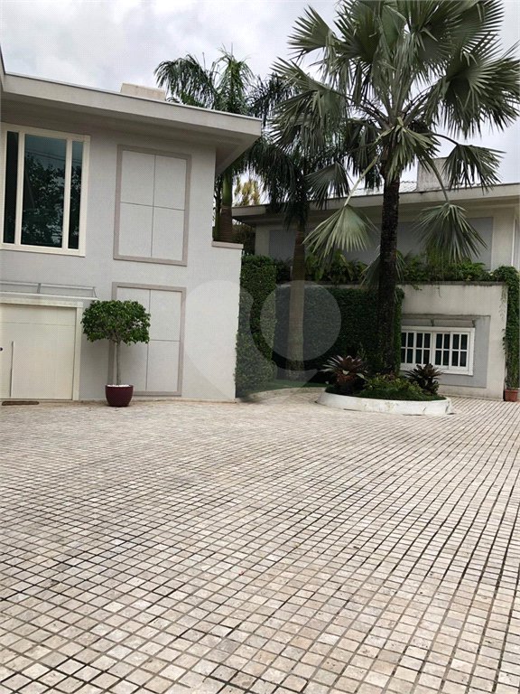Casa em condomínio à venda com 4 quartos, sendo 6 suítes, em Fazenda Morumbi, São Paulo, SP