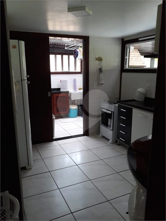 Casa em condomínio à venda com 2 quartos, sendo 1 suíte,  em Portal da Ferradura, Armação dos Búzios, RJ
