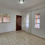 Casa para alugar com 3 quartos, sendo 1 suíte, no condomínio Santa Mônica, Atibaia - SP