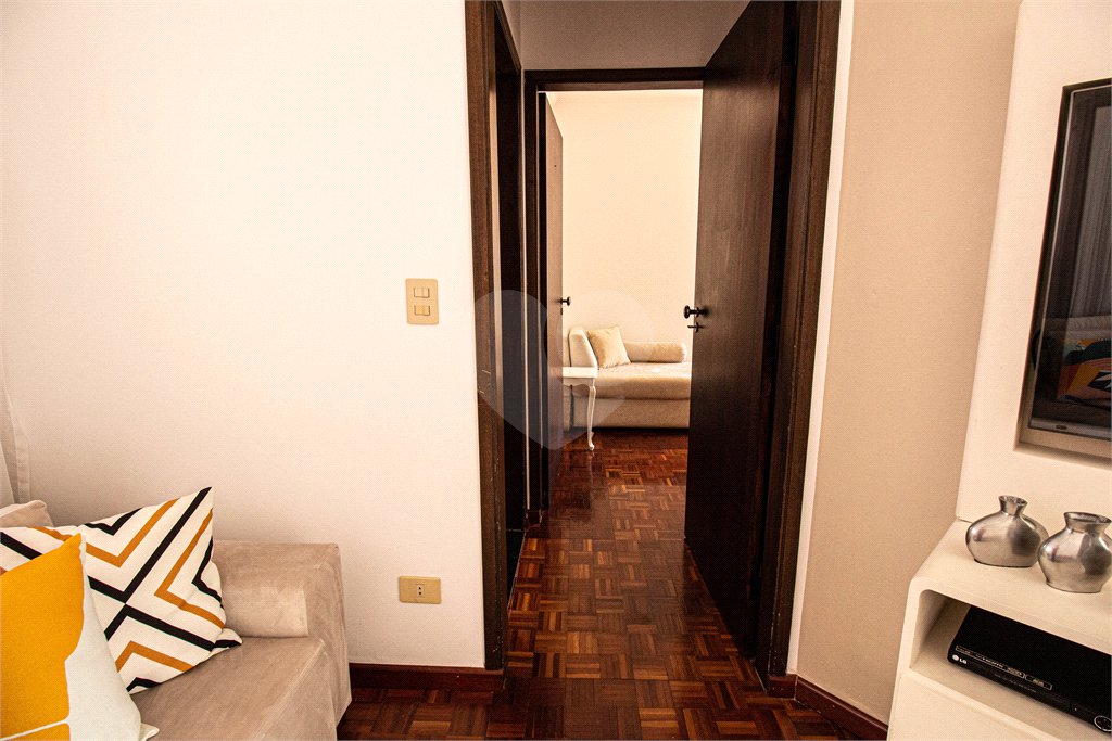 Casa à venda com 1 quarto, sendo 3 suítes, em Esplanada Mendes Moraes, São Roque, SP