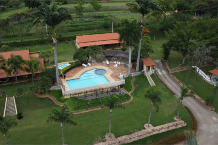 Casa à venda com 8 quartos, sendo 4 suítes, no condomínio Santa Filomena, Salto - SP