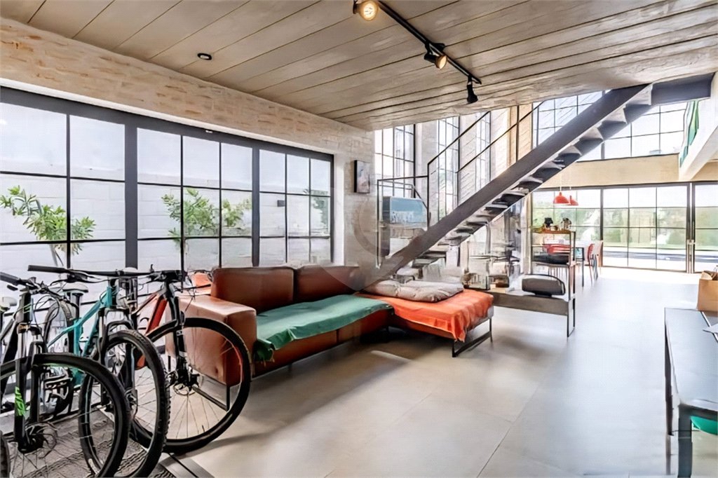 Casa à venda com 4 quartos, sendo 3 suítes, em Alto da Lapa, São Paulo, SP
