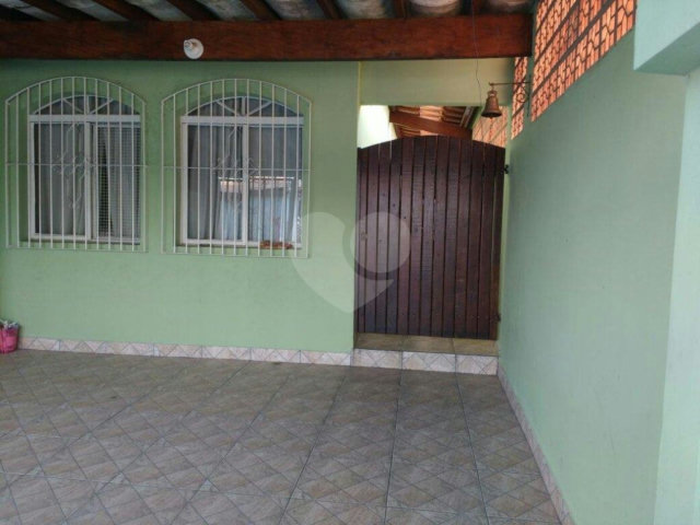 Sobrado à venda com 3 quartos, sendo 1 suíte,  em Vila Mazzei, São Paulo, SP