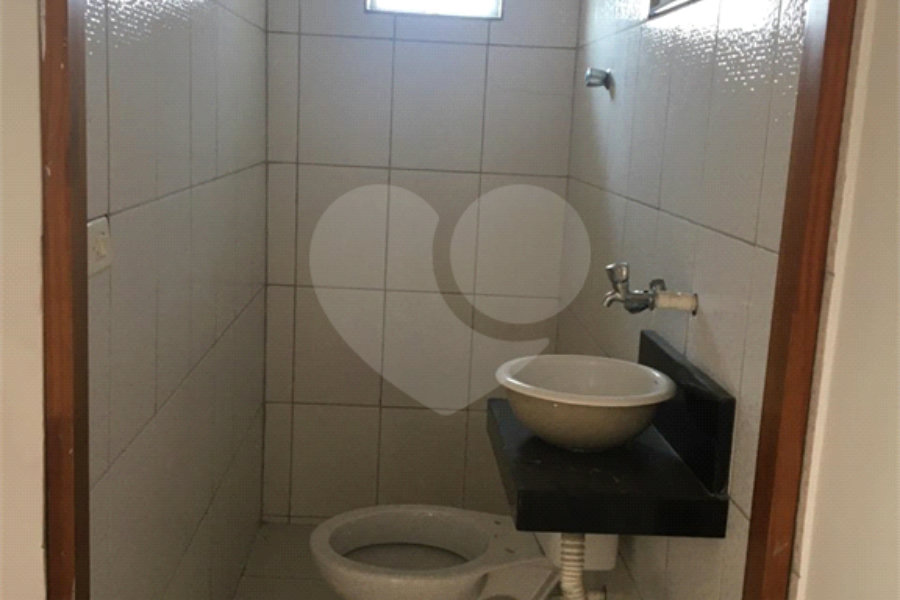 Prédio à venda com 2 suítes em Tremembé, São Paulo, SP