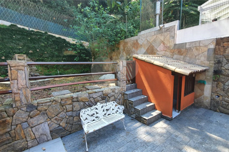Casa à venda com 3 quartos, sendo 2 suítes, no condomínio Cond Jardim Itatinga, São Paulo - SP