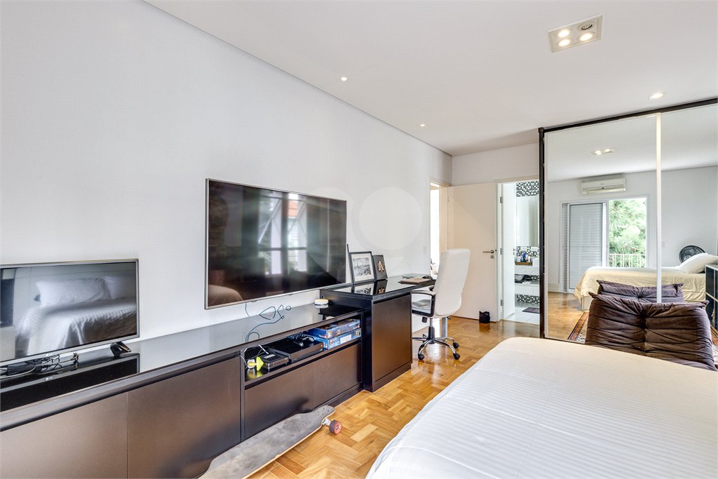 Casa de Vila à venda com 3 quartos, sendo 2 suítes, em Brooklin Velho, São Paulo, SP