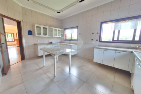 Casa à venda com 3 suítes no condomínio Chácaras do Lago, Vinhedo - SP