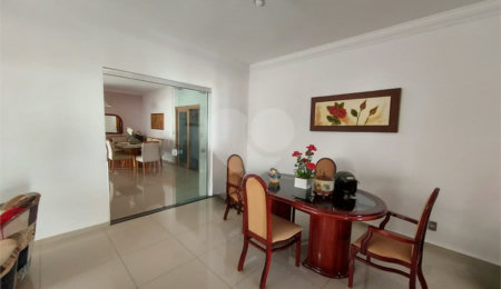 Casa à venda com 4 quartos, sendo 2 suítes, no condomínio Nascente do Jaraguá, Araraquara - SP
