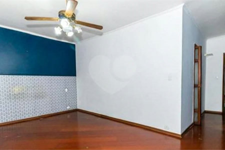 Sobrado à venda com 3 quartos, sendo 1 suíte,  em Vila Gustavo, São Paulo, SP