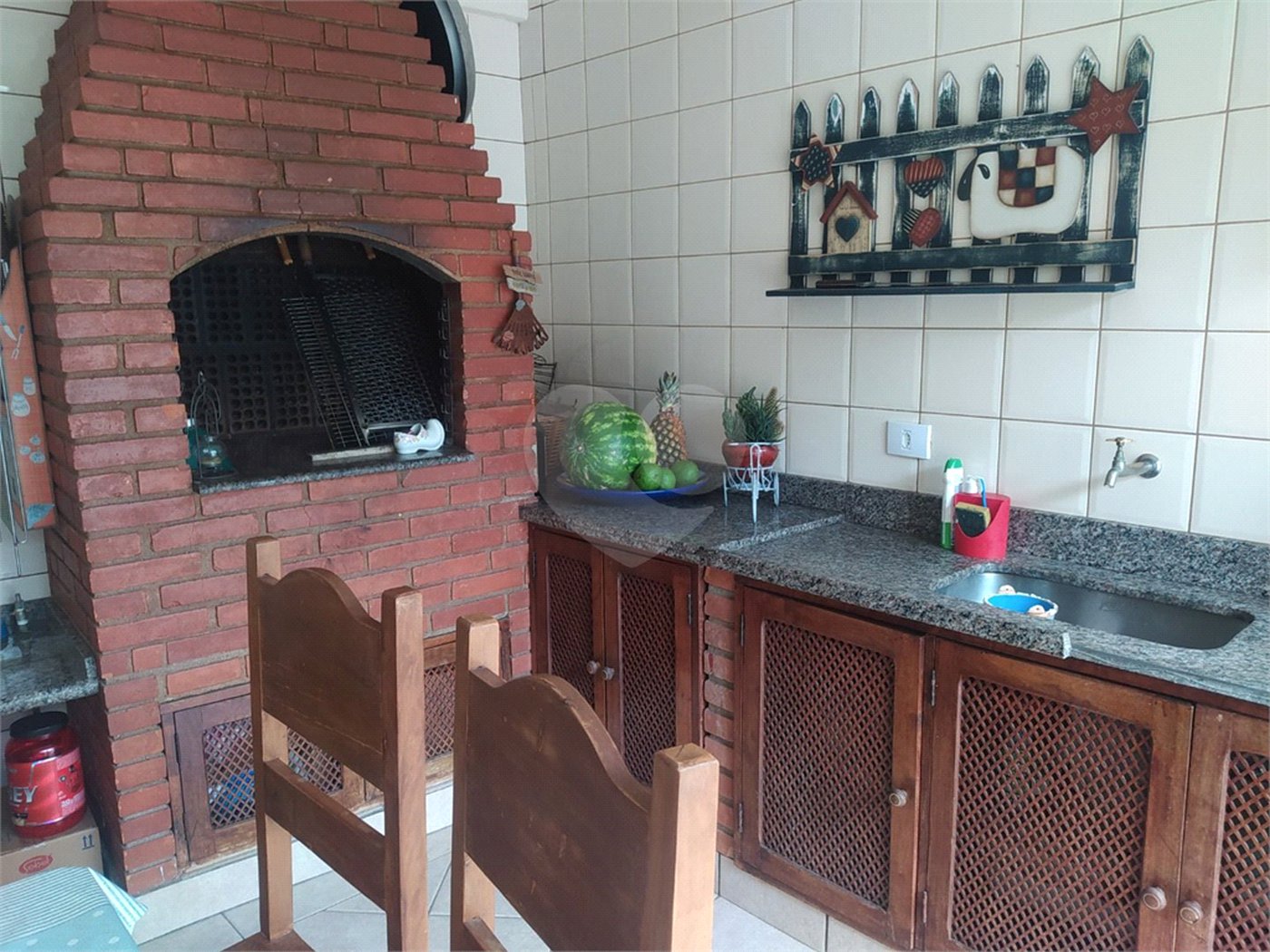 Casa à venda com 4 quartos, sendo 2 suítes, em Jardim Caparelli (mailasqui), São Roque, SP