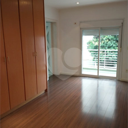 Sobrado à venda com 3 quartos, sendo 1 suíte, em Vila Pita, São Paulo, SP