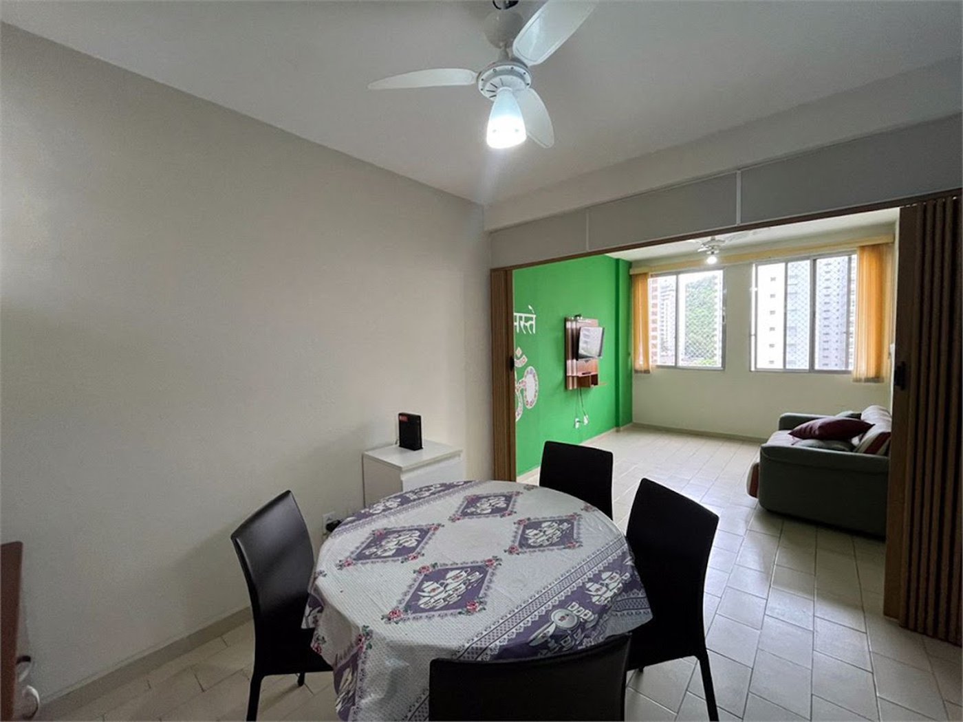 Apartamento de 1 Dormitório na Quadra da Praia das Pitangueiras – Localização Privilegiada!