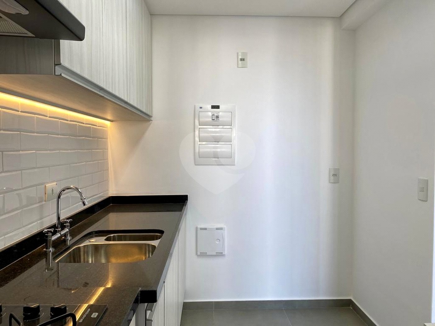 Apartamento para alugar com 3 quartos, sendo 2 suítes,  em Vila Olímpia, São Paulo, SP