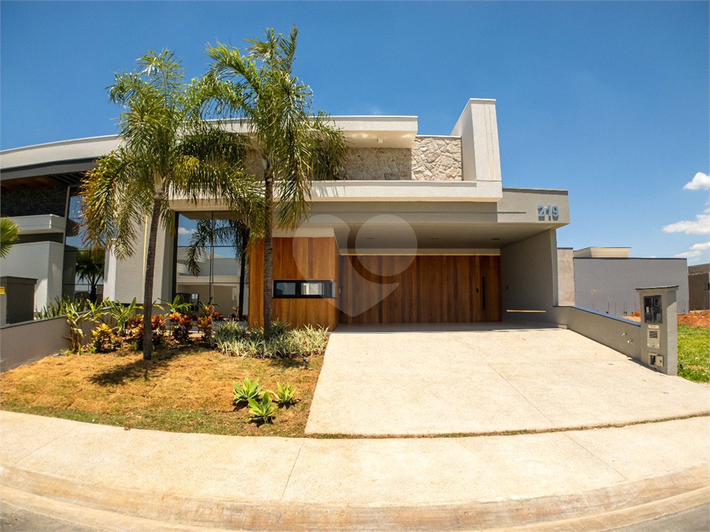 Casa à venda com 3 suítes no condomínio Jardim Residencial Dona Maria Candida, Indaiatuba - SP