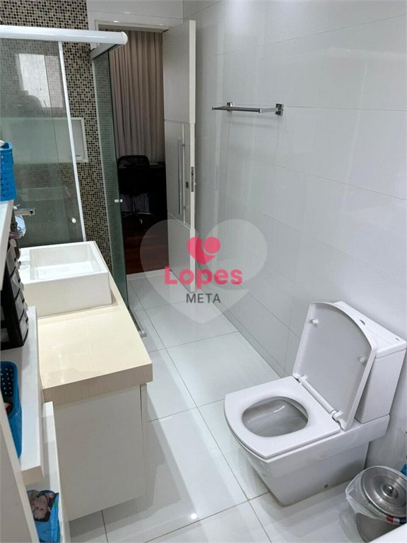 Apartamento à venda com 3 quartos, sendo 2 suítes, em Parque Residencial Aquarius, São José dos Campos, SP