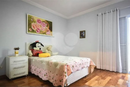Casa à venda com 5 suítes em Jardim Londrina, São Paulo, SP