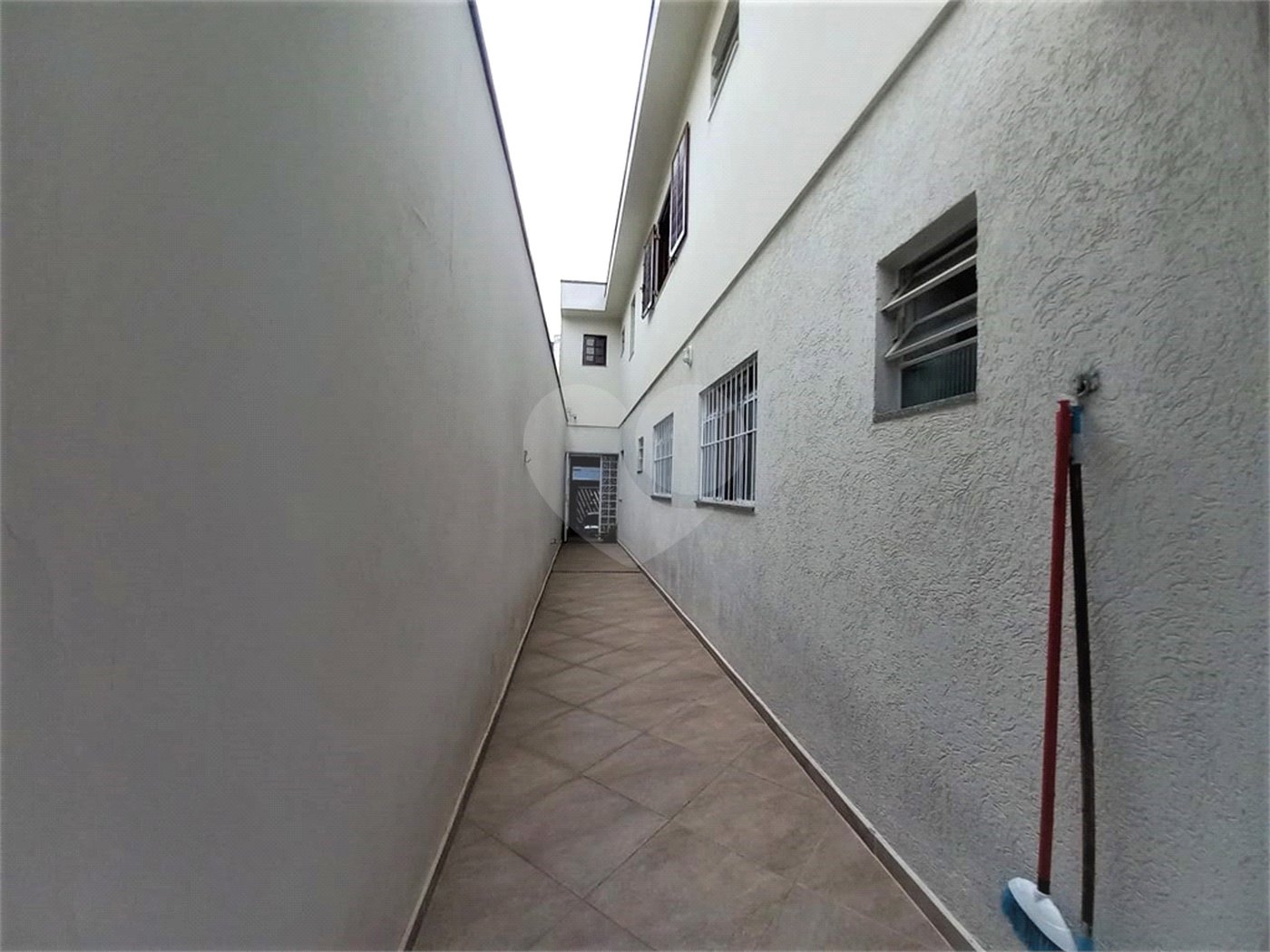 Sobrado à venda com 3 quartos, sendo 1 suíte, em Vila Lúcia, São Paulo, SP