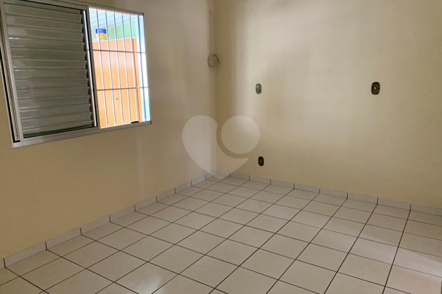 Sobrado à venda com 4 quartos em Parque Edu Chaves, São Paulo, SP